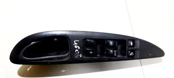Nissan Primera Electric window control switch 25401av660 c8d-d701n