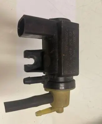 Volkswagen PASSAT B6 Vacuum valve 1K0906627A 70086800