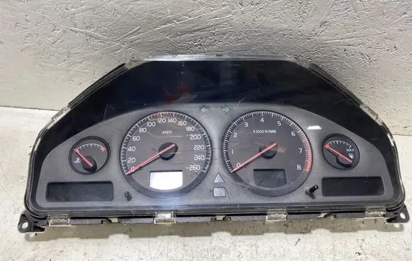 Speedometer (instrument cluster)