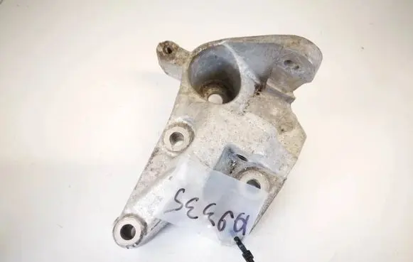 Peugeot 407 Engine mounting bracket 9645161180