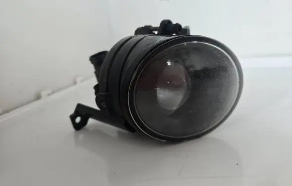 Volkswagen Touran I Front fog light 27047900L