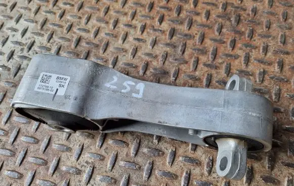 Mini One - Cooper F56 F55 Gearbox mount 6875186