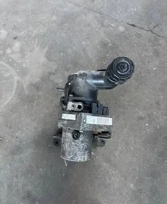 Peugeot 508 Power steering pump 9675277480