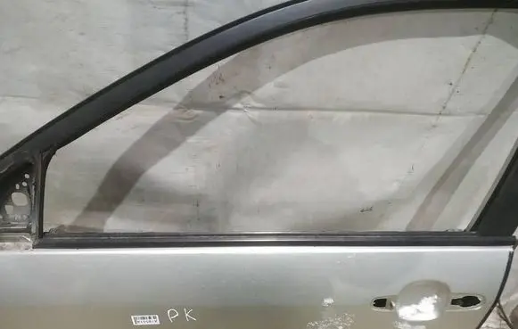 Toyota Corolla E120 E130 Front door glass trim molding 