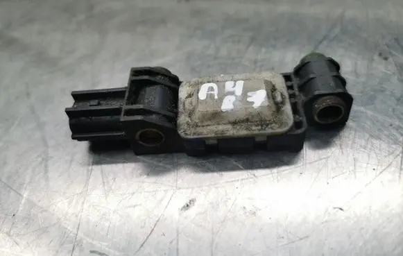 Audi A4 S4 B7 8E 8H Airbag deployment crash/impact sensor