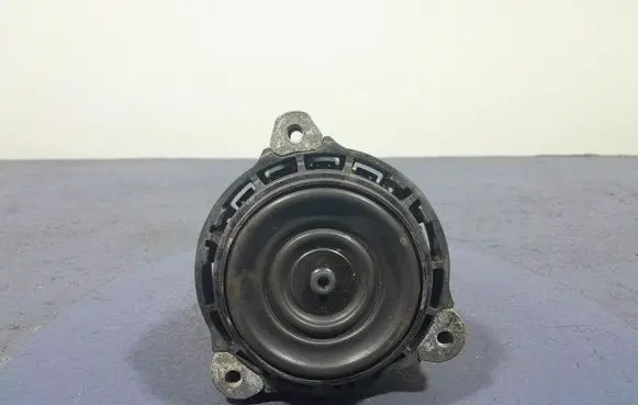 BMW X3 E83 Engine mount vacuum valve 6860496
