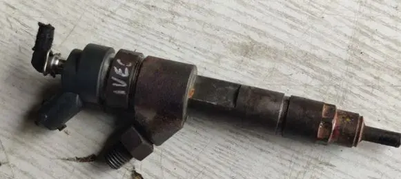 Iveco Daily 3rd gen Fuel injector 500313105 0445120002