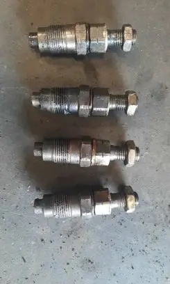 Mitsubishi Canter Fuel injectors set 