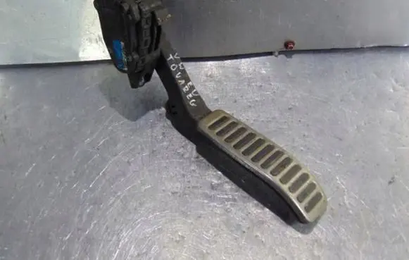 Volkswagen Touareg I Accelerator throttle pedal
