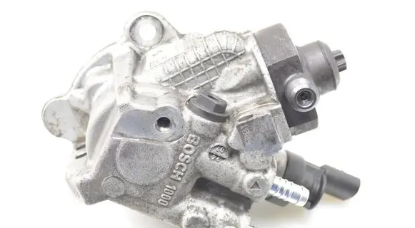 BMW 3 E90 E91 Fuel injection high pressure pump 7797874