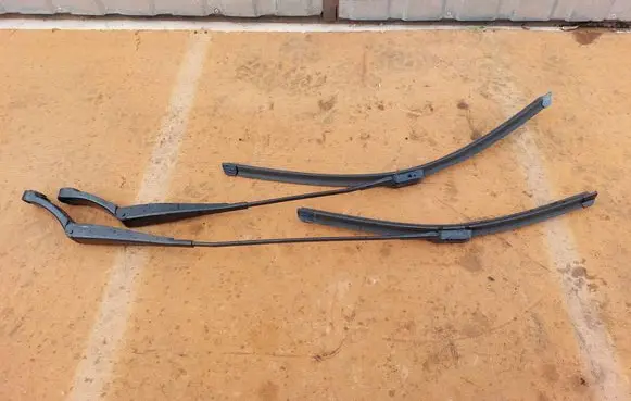 Peugeot 308 Front wiper blade arm 9677256280 9677256180