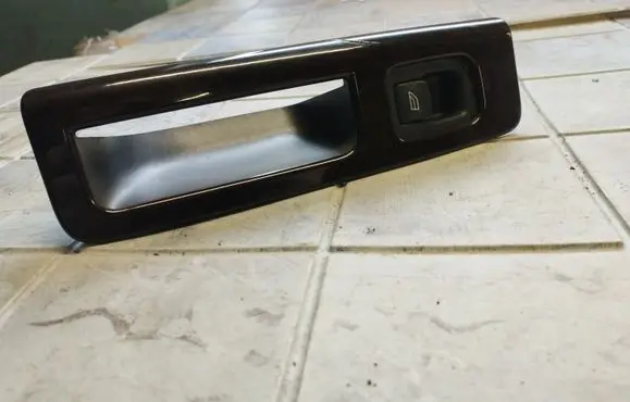 Volvo V50 Electric window control switch 8679682