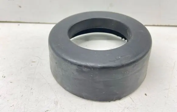 Mercedes-Benz 190 W201 Front coil spring rubber mount 2013211184 A2013211184 02411224