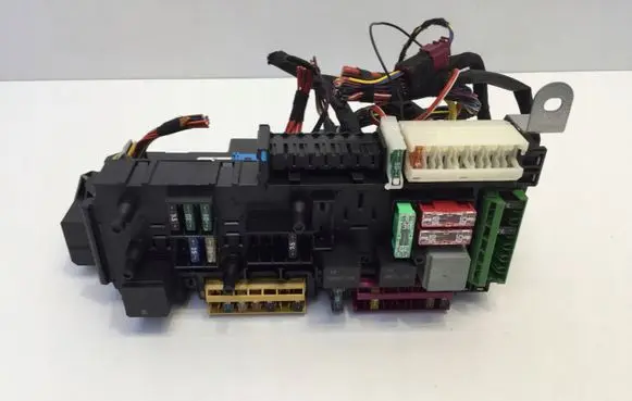Mercedes-Benz SLC R172 Fuse module A1729000614