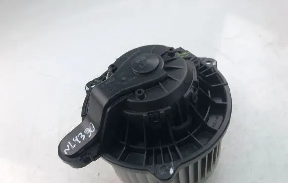 Mazda 323 F Heater fan/blower F00S3B2474