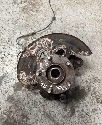 Mazda 3 III Front wheel hub