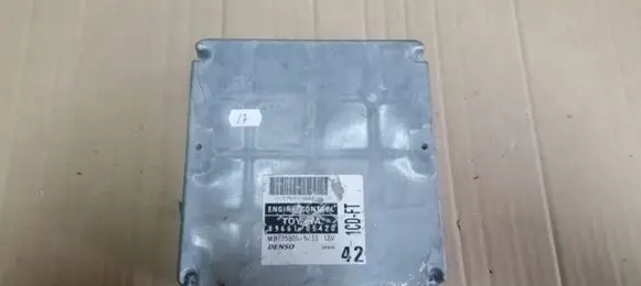 Toyota Avensis T220 Engine control unit/module 8966105420 MB1758005033 1CDFT
