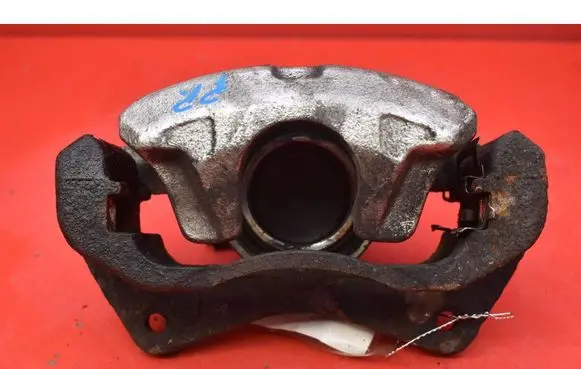 Mitsubishi Lancer VIII Front brake caliper 