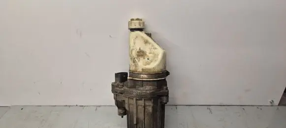 Opel Astra H Power steering pump 13192897