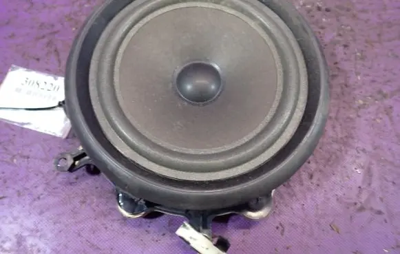 Audi A4 S4 B6 8E 8H Front door speaker 8E0035411