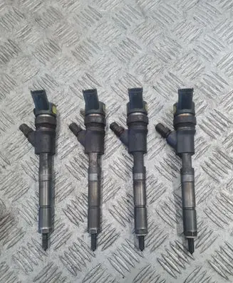 Toyota Yaris Fuel injectors set 0445110085