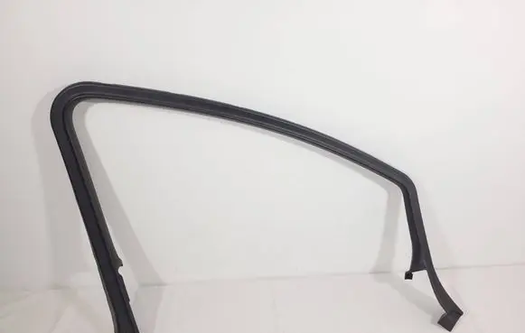 Opel Astra J Other front door trim element 13264851