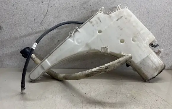 BMW 1 E81 E87 Windshield washer fluid reservoir/tank 7068996