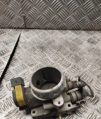 Ford Mondeo MK I Throttle valve 938f9b989