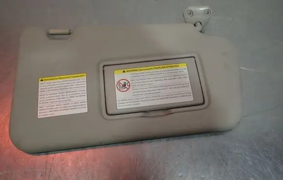 Nissan Juke I F15 Sun visor
