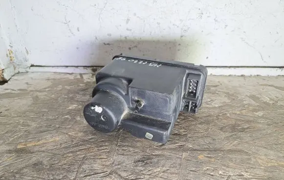 Mercedes-Benz C W202 Central locking vacuum pump 2028001948