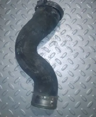 Volkswagen Jetta VI Intercooler pipe mounting bracket 1K0145832AT