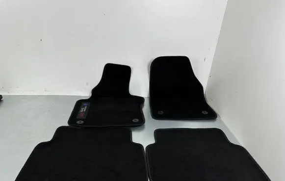 Volkswagen Touran I Car floor mat set 