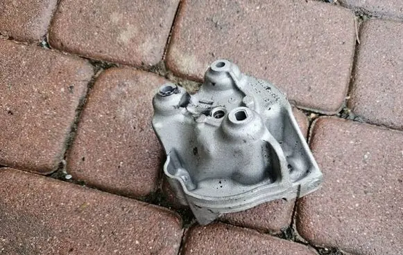 Opel Combo E Fuel pump bracket 9824088780
