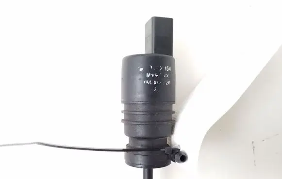 BMW X5 E53 Windscreen/windshield washer pump 8362154