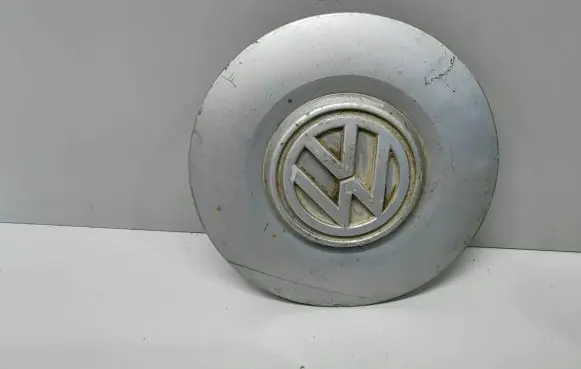 Volkswagen Golf III Original wheel cap 1H0601149B