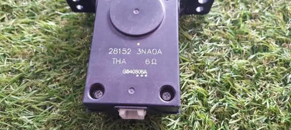 Nissan Leaf I (ZE0) Other switches/knobs/shifts 28152-3NA0A
