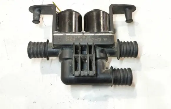BMW 5 E60 E61 Coolant heater control valve 6931708 041019
