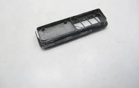 Quarter panel pressure vent