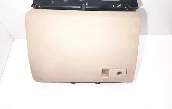Volkswagen PASSAT B7 Glove box 3C1857114E