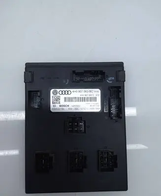 Volkswagen Touareg II Comfort/convenience module 4H0907063BC 14012002 4H0907063C