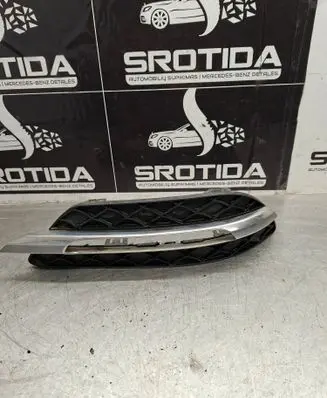 Mercedes-Benz C W204 Front bumper lower grill A2048803224