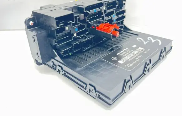 Mercedes-Benz CLK A209 C209 Fuse module 2095452801