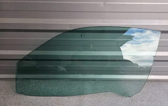 Maserati Coupe Front door window/glass (coupe) 4200GT