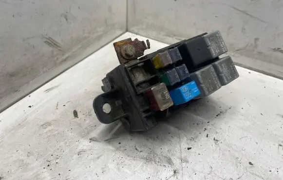 KIA Sorento Fuse module