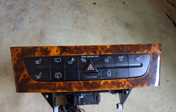Mercedes-Benz E AMG W211 A set of switches A2116800552