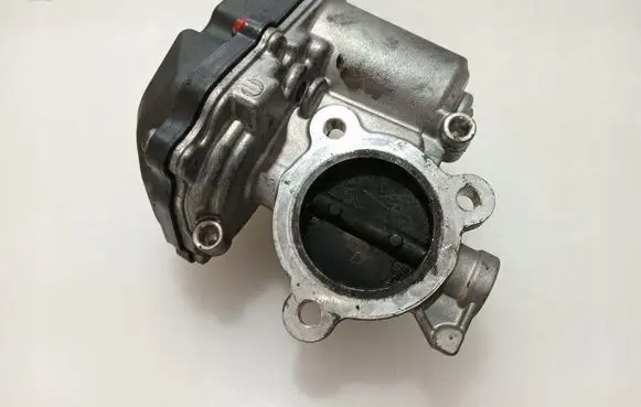 Audi A4 S4 B9 8W Throttle valve 04L131501B