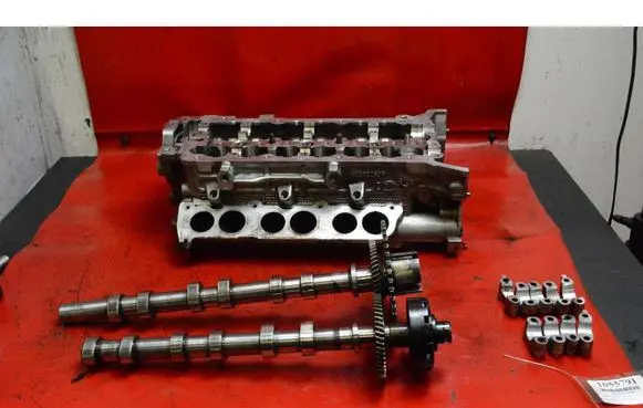 Jeep Grand Cherokee Engine head 90352083F