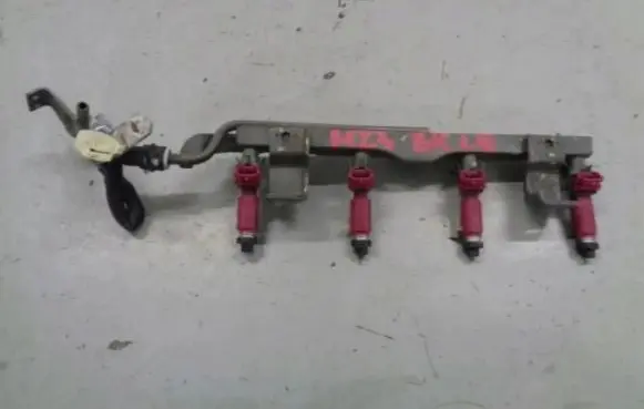 Peugeot 307 Fuel injector supply line/pipe 