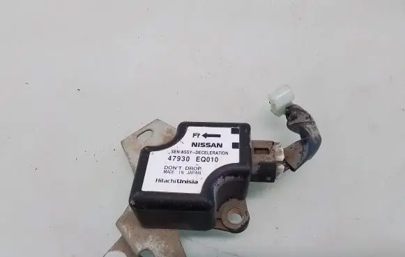 Nissan X-Trail T30 ESP acceleration yaw rate sensor 47930EQ010