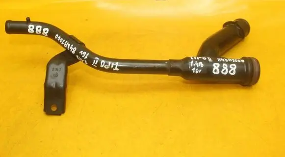 Engine coolant pipe/hose